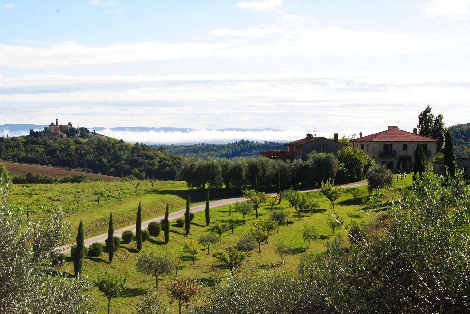 Agriturismo Fattoria Voltrona San Gimignano Exterior foto
